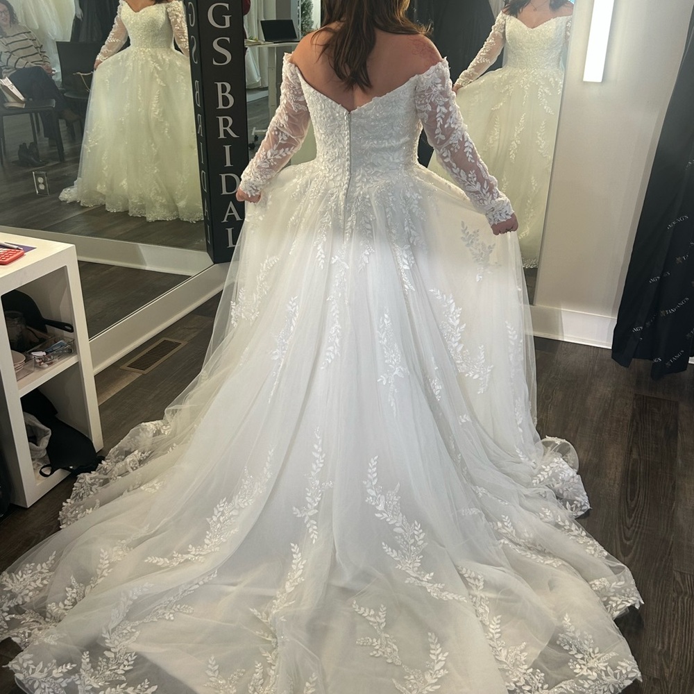 Maggie Sottero White Lace Wedding Dress
